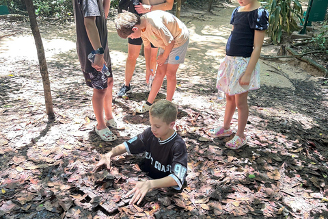Ho Chi Minh: Cu Chi Tunnels &amp; Tan Lap Floating Village Tour