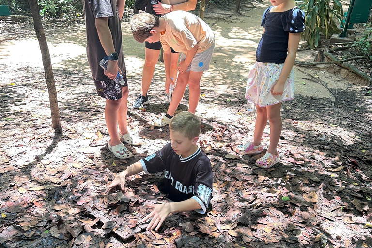 Ho Chi Minh: Cu Chi Tunnels &amp; Tan Lap Floating Village Tour