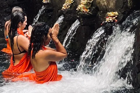 Bali : Ubud : purification spirituelle et méditation de guérison