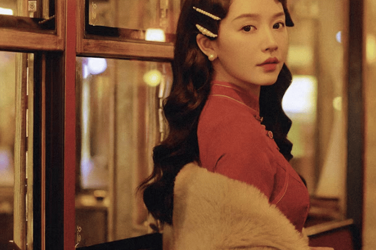 Shanghai: Qipao Photoshoot at The Bund or Yu Garden Light Luxury Photoshoot