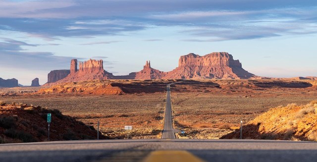 Visit Monument Valley Cultural Tour with Dinner and Entertainment in Monument Valley