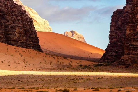 瓦迪拉姆沙漠探险之旅：超越地平线2-Hour 4x4 Safari