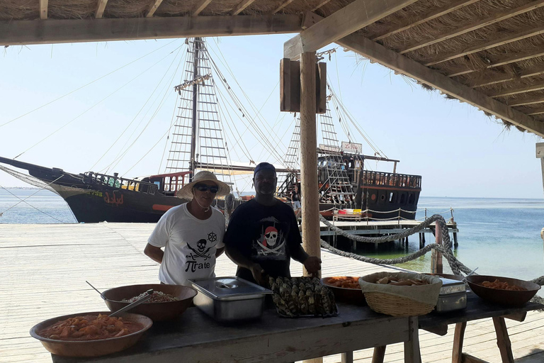 Piratenboot naar Flamingo-eiland