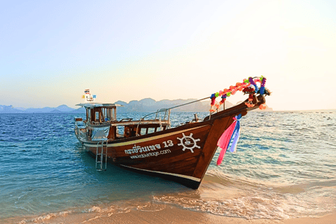 Krabi Sunrise 4 ilhas em um barco antigo de luxo (JOIN)Krabi Sunrise 4 ilhas de lancha rápida PARTICIPA