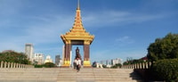 Phnom Penh, City and Silk Island Tour (sin sitios de genocidio) - Housity