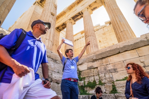 Akropol: bilet wstępu i zwiedzanie piesze z przewodnikiemDla obywateli UE: zwiedzanie z przewodnikiem i bilet wstępu