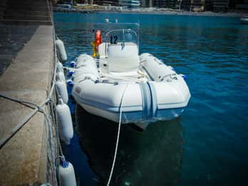 Noleggio Gommone 530