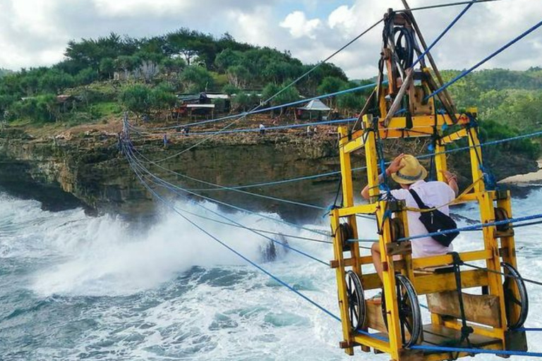 Yogyakarta: Goa Pindul, Timang Beach & Sunset Tour