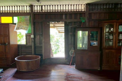 Damnoen Saduak & Maeklong Railway Market Tour