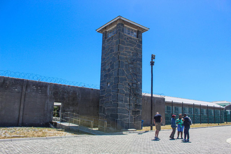 Cape Town: Robben Island Guided Tour, Skip the Ticketing LineLe Cap : visite guidée de Robben Island, sans billet-file