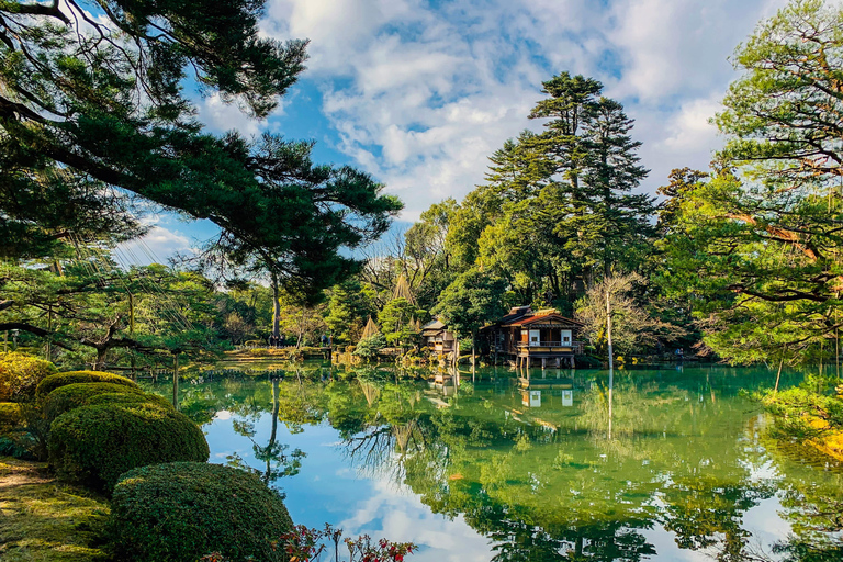 Kanazawa Full Day: Samurai, Matcha & Garden Experience.
