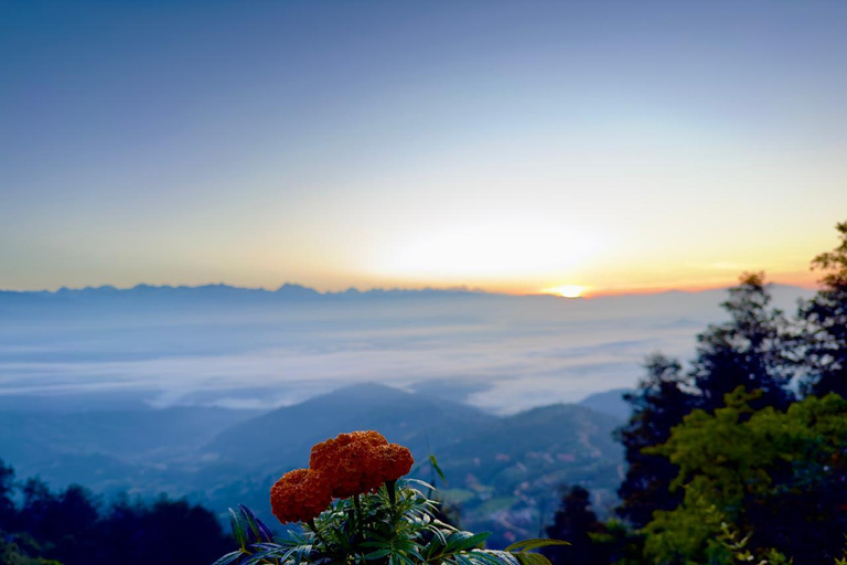 Kathmandu: Nagarkot Sunrise Tour with Breakfast & Pickup