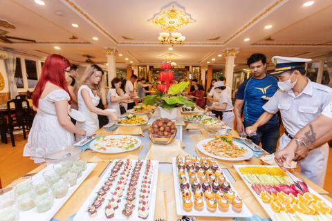 Saigon: Unforgettable Saigon River Tour on a Dinner Cruise