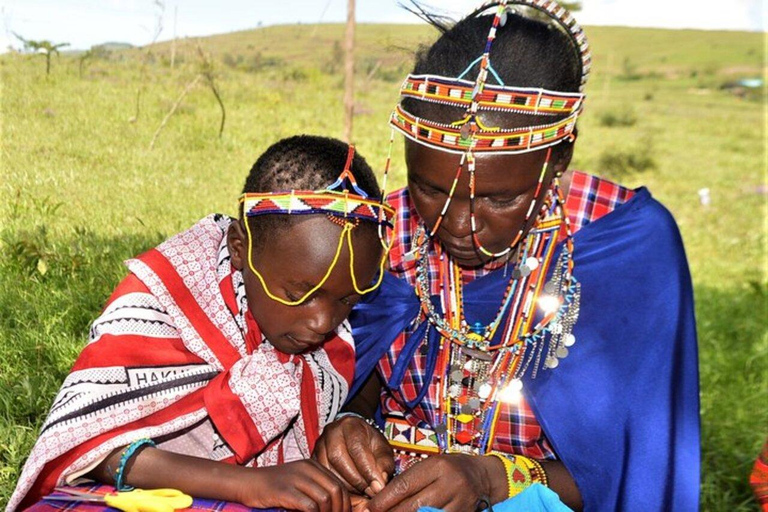 Kajiado: Maasai Beading Class with Artisans