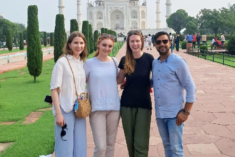 Hoppa över linjen Taj Mahal soluppgång &amp; Agra Fort Privat turEndast i Agra City med bil, förare och guide