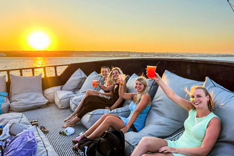 Rhodos: 3 uur all-inclusive cruise bij zonsondergang met diner en drankjesVan Rhodos: 3 uur durende all-inclusive cruise bij zonsondergang