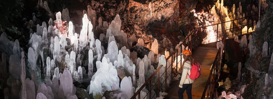 Reykjavik : tunnel de lave en soirée et chasse aux aurores boréales