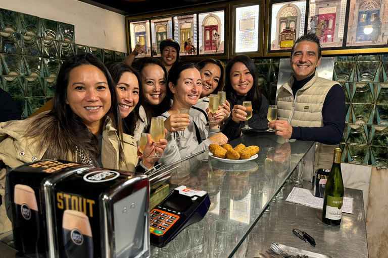 Lisbon Foodie Walk: 18+ Tastings & Local Wines