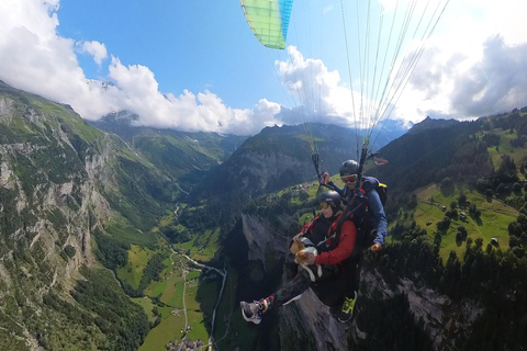 Mürren: Vuelos en parapente biplazaLauterbrunnen-Mürren: Vuelos en parapente biplaza