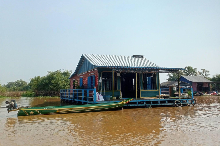 Siem Reap: Angkor Silk Farm & Mechrey Floating Village Tour