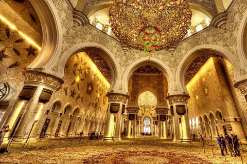 Abu Dhabi Mosque Tour: Louvre, Ferrari world or Warner Bros