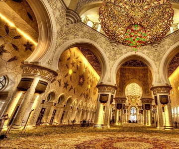 Abu Dhabi Mosque Tour: Louvre, Ferrari World or Warner Bros