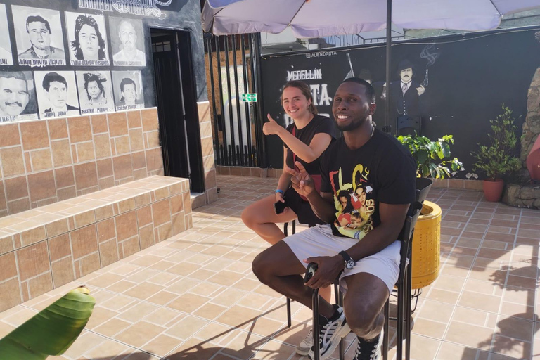 Medellín: Pablo Escobar Tour with Souvenir, Your Best Experience Medellín: Pablo Escobar Tour with a souvenir, your best experience