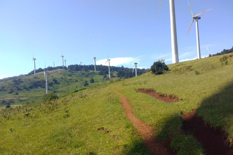 Nairobi: Ngong Hills Hiking and Zip Lining Tour
