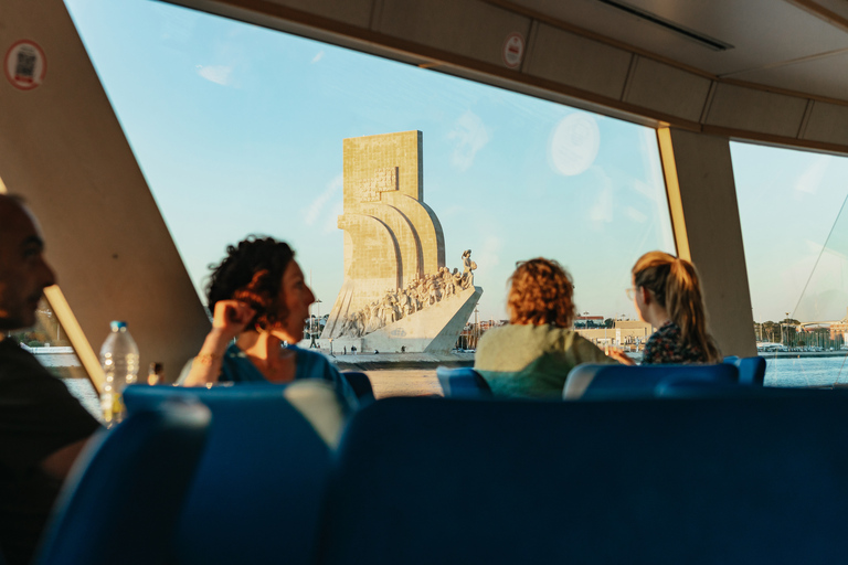 Lisbonne : Croisière sur le Tage au coucher du soleil avec boisson de bienvenueLisbonne : croisière au crépuscule sur le Tage, vin & en-cas