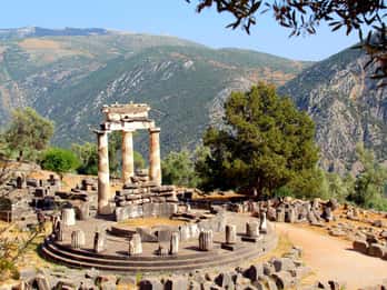 Visite privée d'Athènes à Delphes et Arachova (journée)