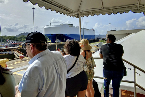 Private tour Tocumen Airport Connection, Panama Canal and Casco Antiguo