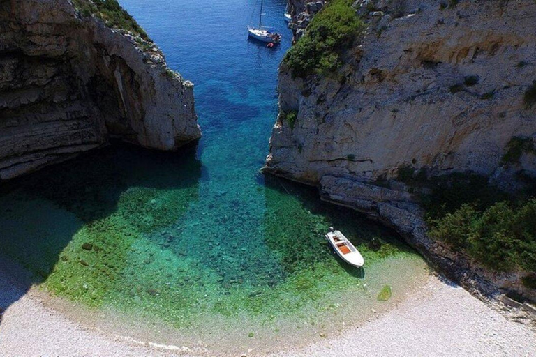 Split: Private Speedboat Charter 3 Islands Half-Day Boat Tour with Blue Lagoon