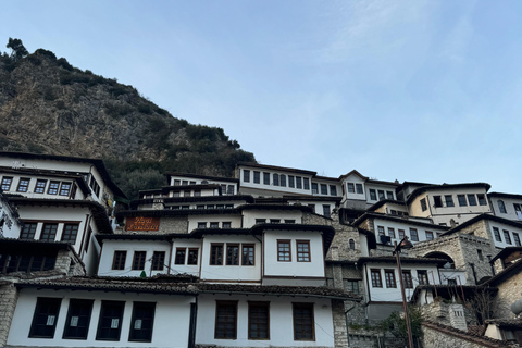 一日游：联合国教科文组织世界遗产城市贝拉特和传统午餐私人一日游：联合国教科文组织城市贝拉特和传统午餐