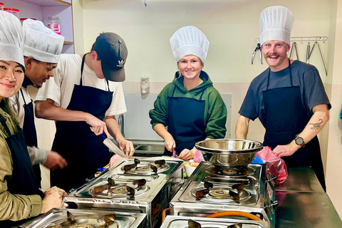 كاتماندو: رحلة إيفرست، ومواقع اليونسكو، ودورة الطبخ