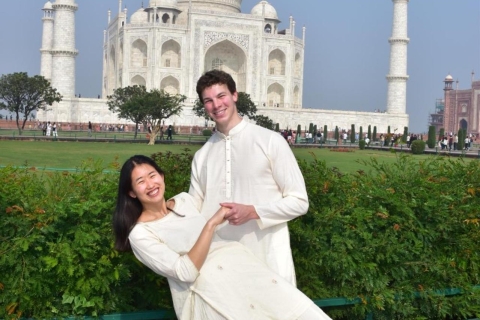 Tour privado del Taj Mahal desde Delhi en coche con desayuno gratisTour privado del Taj Mahal desde Delhi