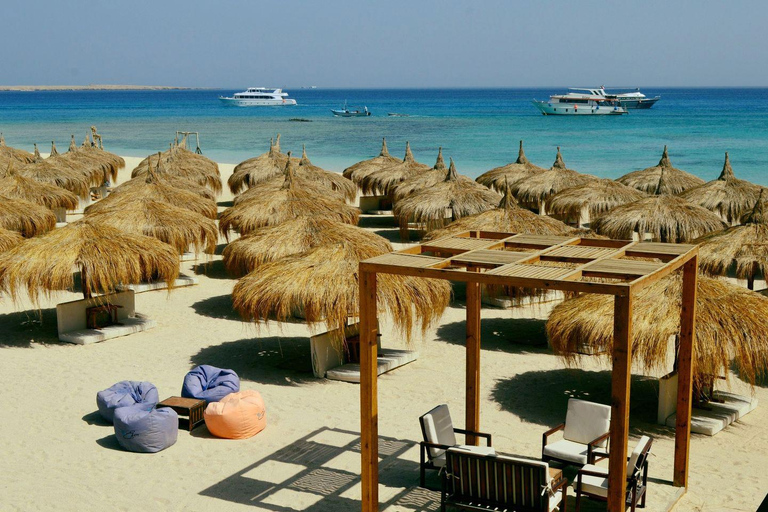 Całodniowa wycieczka Snorkeling and Island Tour z luksusowym rejsemSpokojna ucieczka na wyspę Mahmya