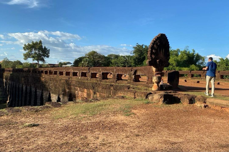 Phnom Penh to Siem Reap Journey with Local Expert
