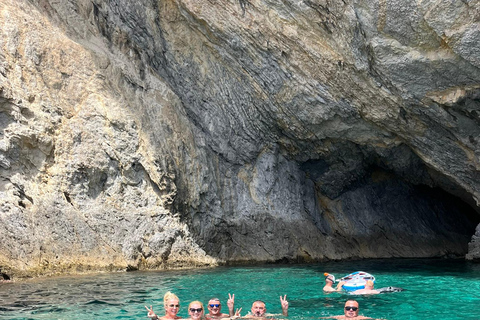 Mallorca: Half-Day or Sunset Catamaran Charter with Snacks TOTAL ECLIPSE AGOUST 12