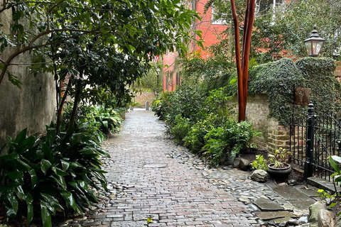 Charleston: Secret Strolls Guided Walking Tour