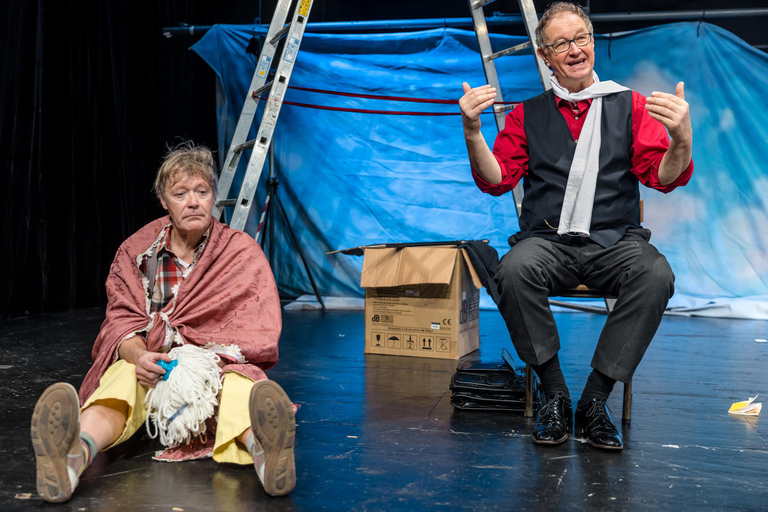 Comedy Dresden: Ticket for the comedy "Zwei Genies am Rande des Wahnsinns"