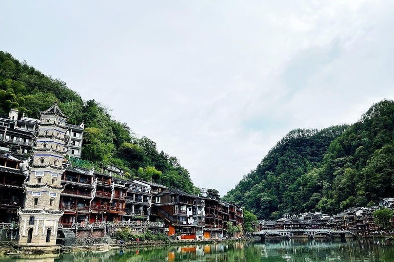 Zhangjiajie: Furong & Fenghuang 2-Day Tour with Boat Ride Small Group (4 people)