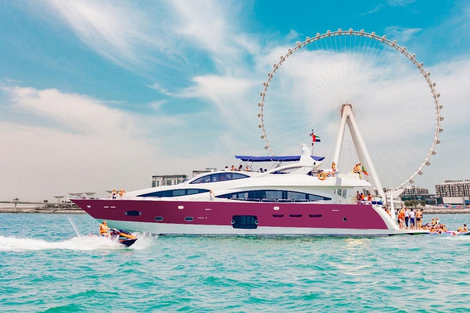 Dubai: Yacht Cruise with Swimming, Snorkeling and BBQ Lunch