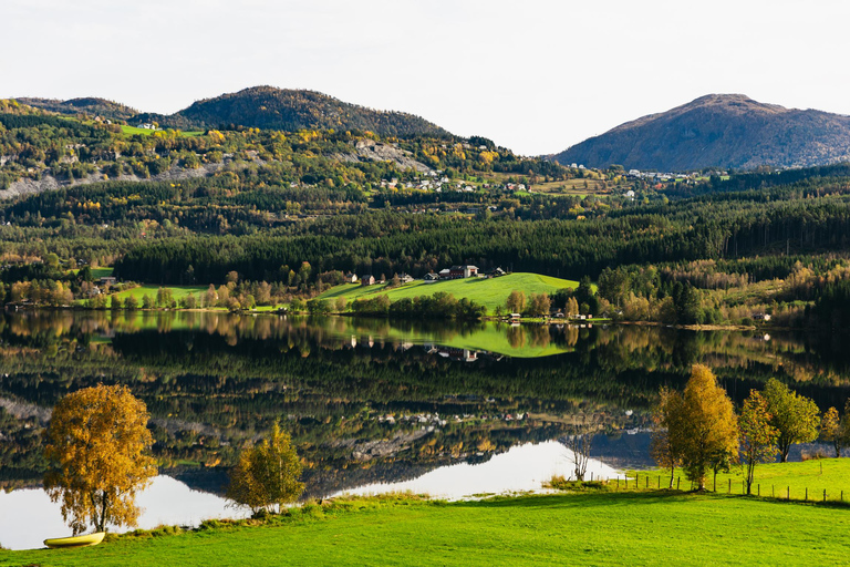 Bergen: excursión autoguiada de día completo de ida y vuelta