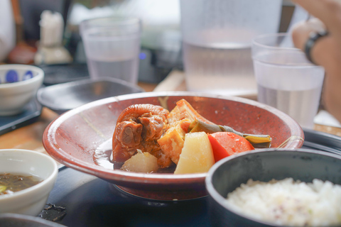 Naha: Okinawa Shuri Castle Peace Walking Tour