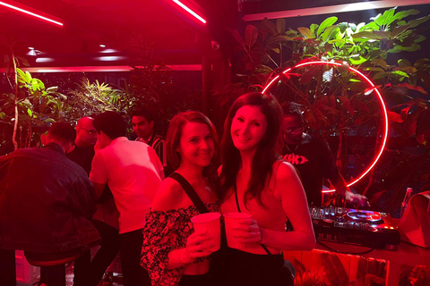 Medellín: Vida nocturna em Rooftops e Clubes com Licor Local