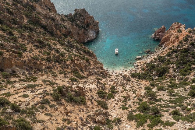 Visit Private Cruise – Half Day Pollonia Polyaigos in Milos