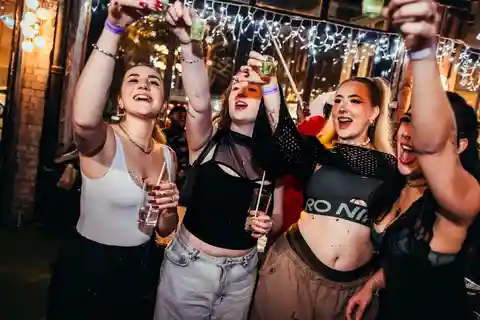 London Pub Crawl: Ultimate Central London Night Out