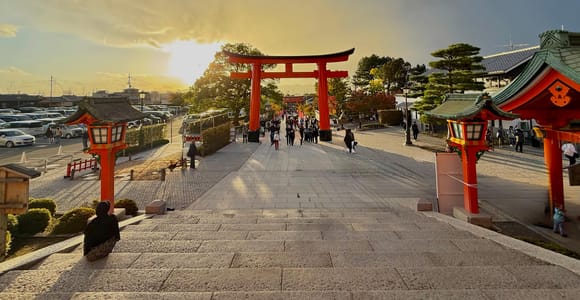 Kyoto: Early-Access Fushimi Inari Private Walking Tour