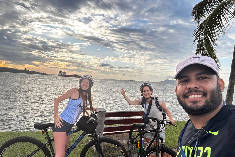 "Fietstour Casco Viejo en Panama Stad Ontdek de essentieFietstour in Panama Stad en de Oude Stad met lokale gids