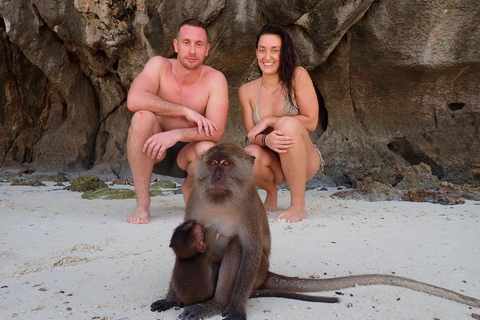 Koh Phi Phi : Pirat båttur med snorkling och kajakpaddling